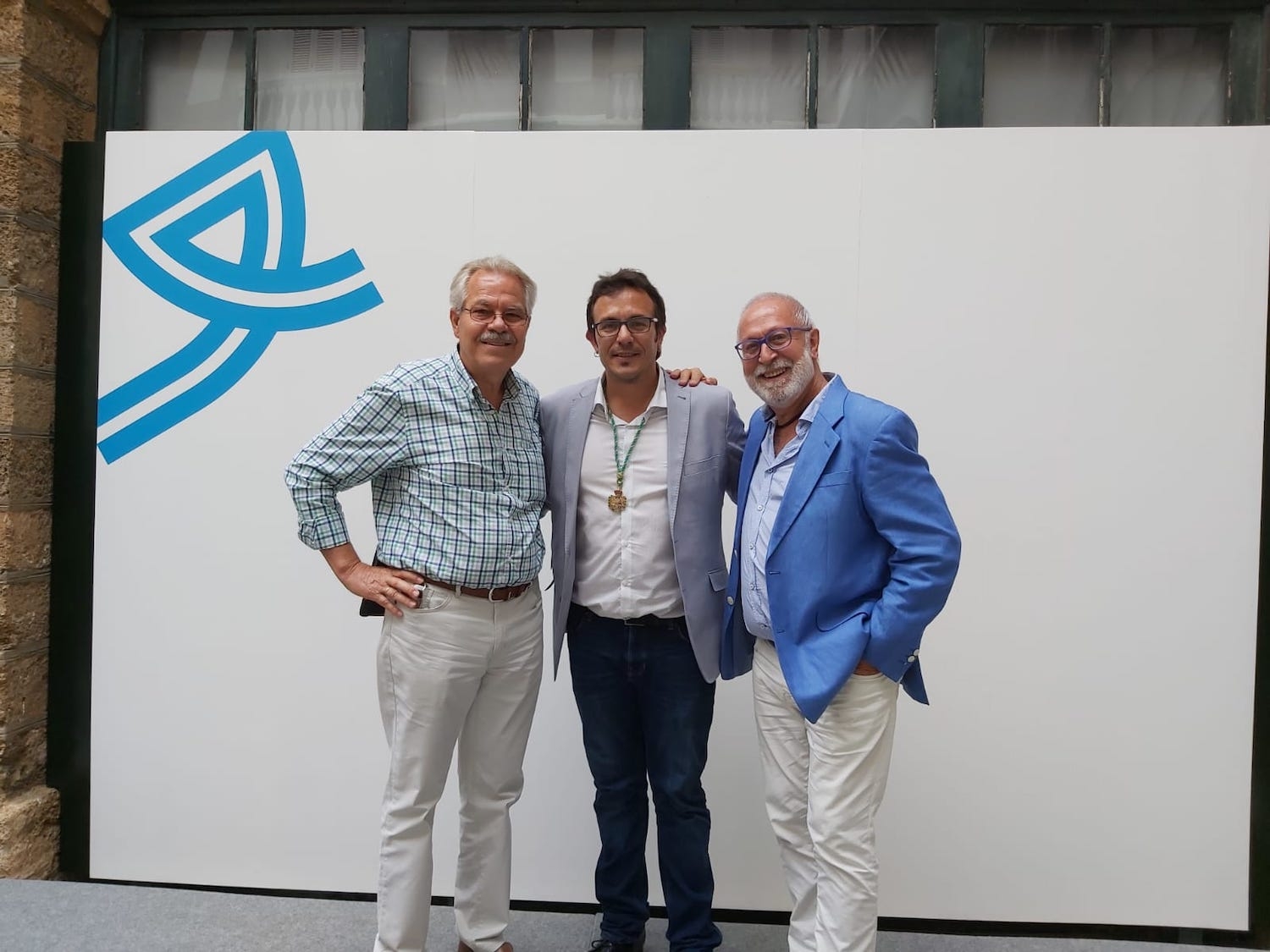 GAPEMASO CON EL ALCALDE DE CÁDIZ EN LA TOMA DE POSESIONES DE DIPUTACIÓN DE CÁDIZ