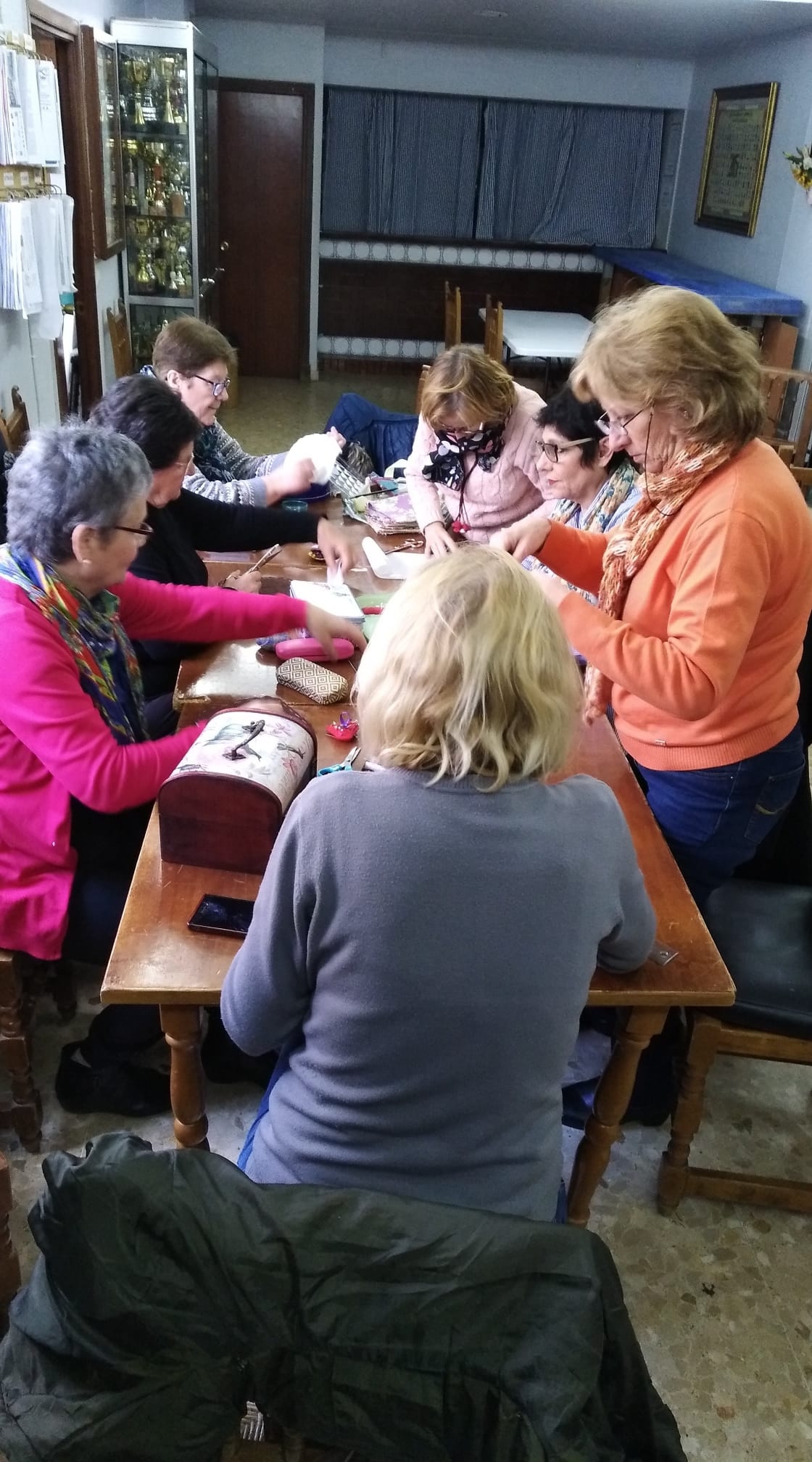 TALLER DE MANUALIDADES