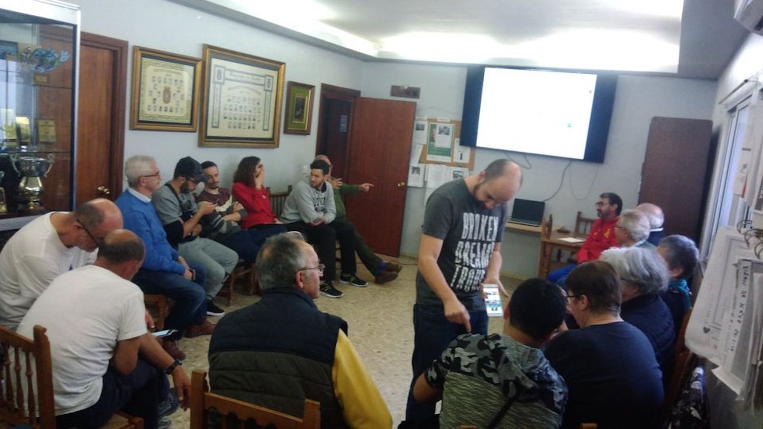 TALLER FORMATIVO MAYORES CONECTA2 (2018)